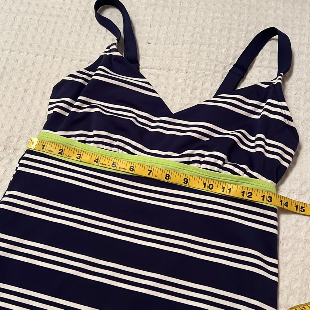 Jag NWT Navy and White Striped Tankini Top Size 32D/DD - Picture 15 of 15
